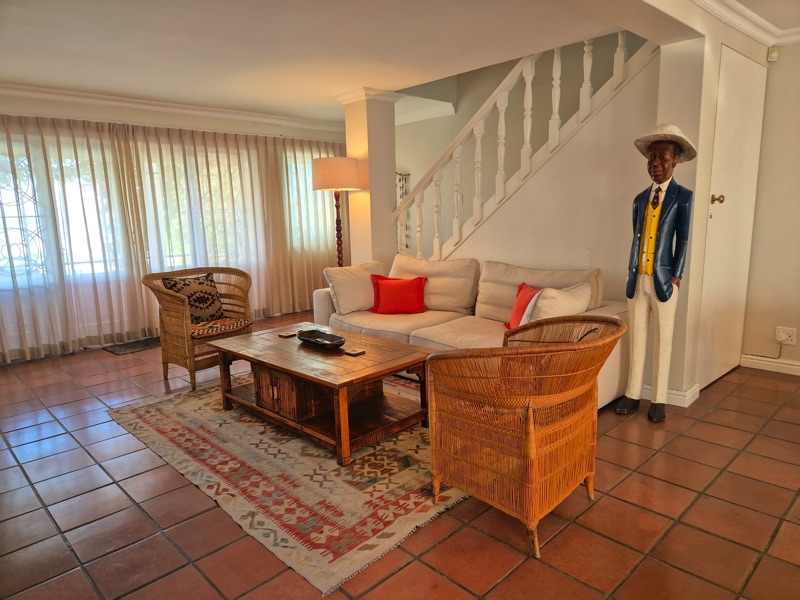 4 Bayview Terrace - living area