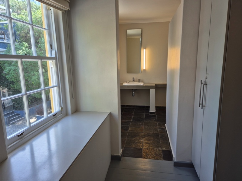 110 Waterkant Street - master bedroom dressing area