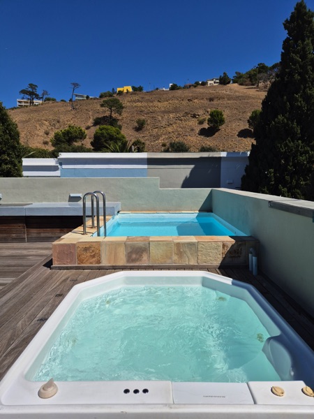 24 Loader Street - plunge pool & hot tub