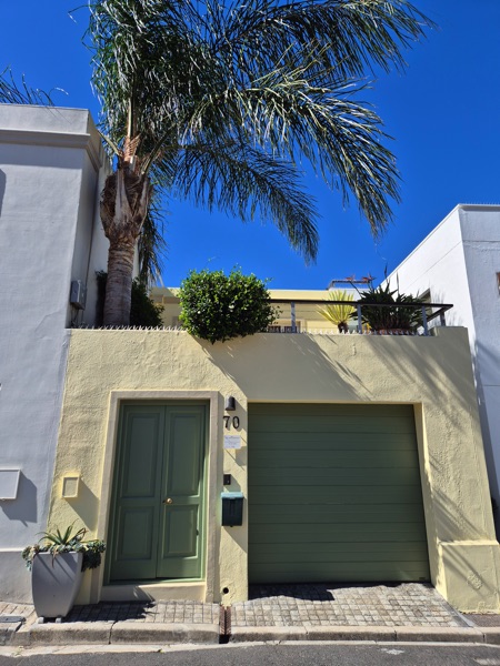 70 Loader Street - exterior front