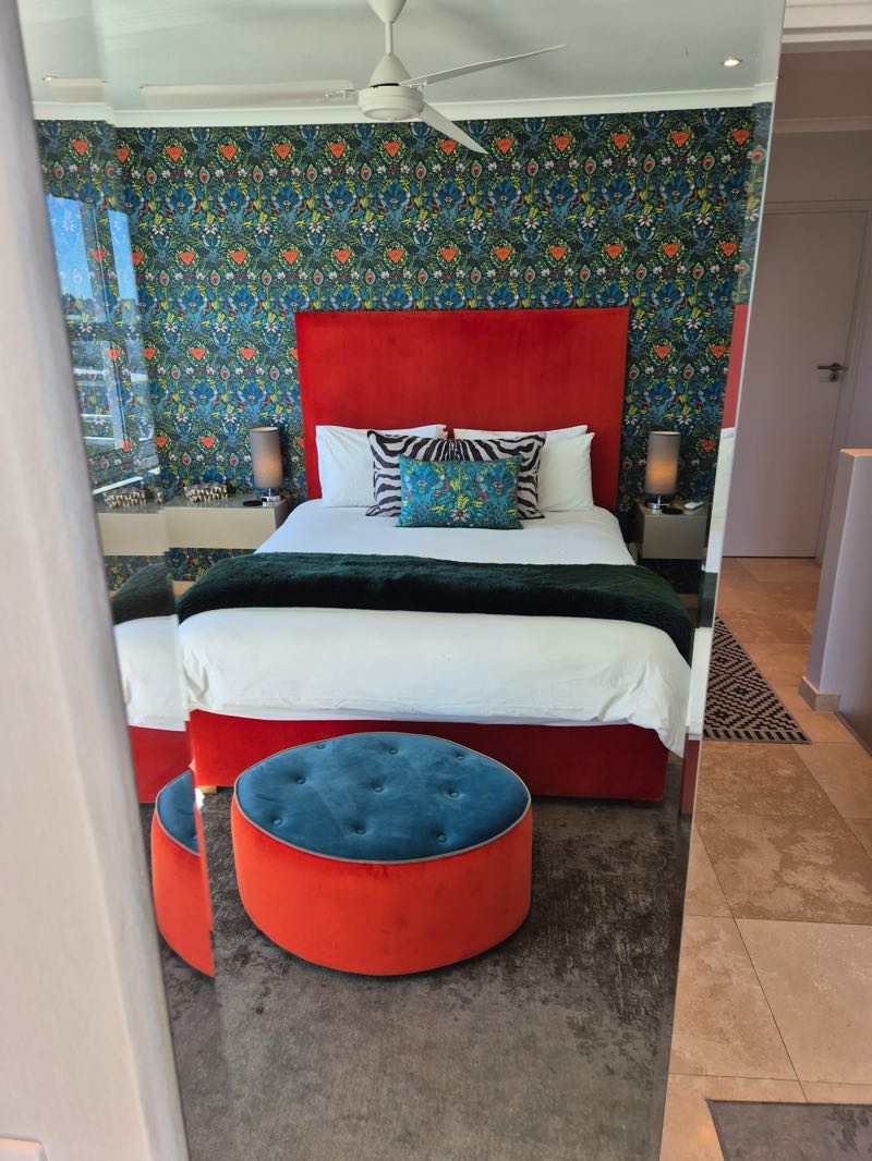 207 De Waterkant Piazza - bedroom 1 mirror