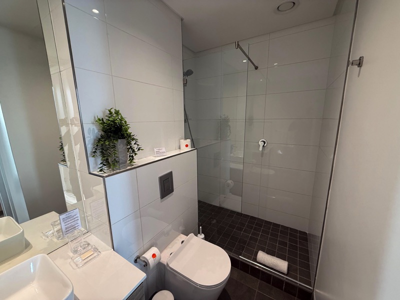 32 Napier Street, Apt.401 - Bedroom 2 en-suite