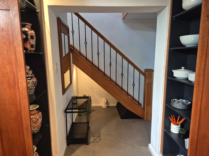 19 Jarvis Street - Kitchen & staircase