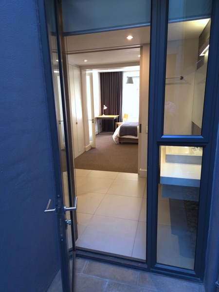 77 Loader Street - courtyard to en-suite 1