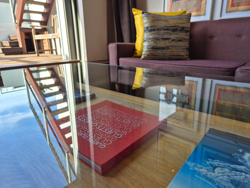 77 Loader Street - living room coffee table