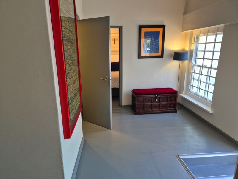 110 Waterkant Street - front hallway