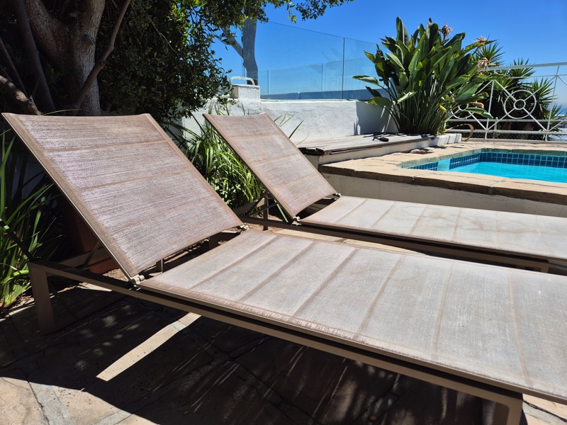 4 Bayview Terrace - poolside sun loungers