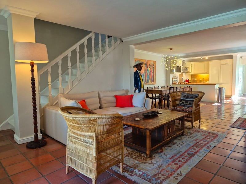 4 Bayview Terrace - living area