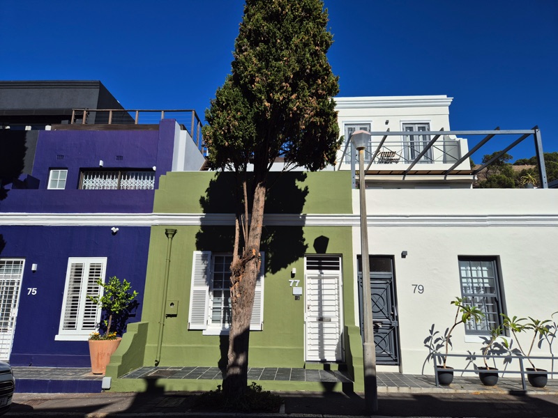 77 Loader Street - exterior front