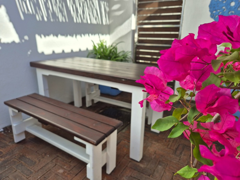 19 Jarvis Street - Courtyard seating