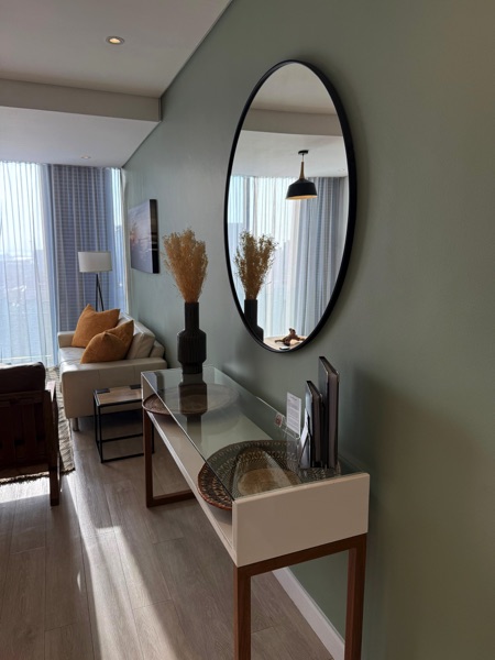 32 Napier Street, Apt.401 - Entrance and living area