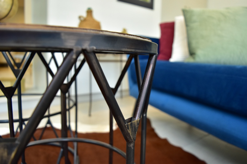 8a Loader Street - living area tables