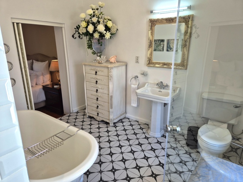 19 Jarvis Street - Bedroom 1 en-suite