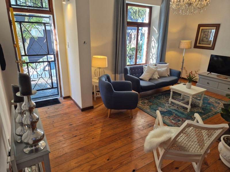 19 Jarvis Street - entrance and Living room
