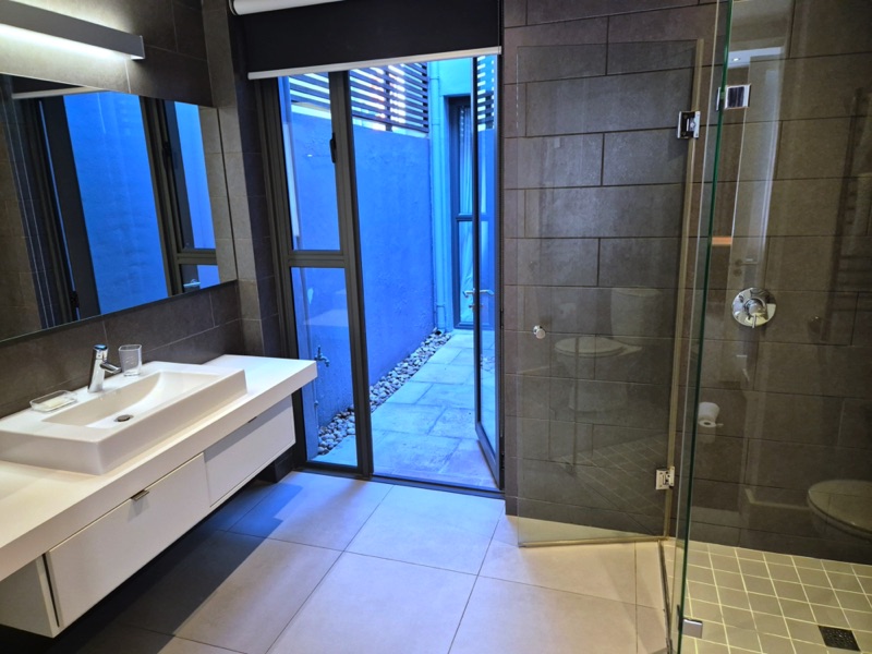 77 Loader Street - bedroom 1 en-suite