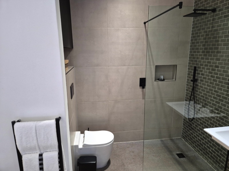 98 Waterkant Street - bedroom 1's open plan bathroom