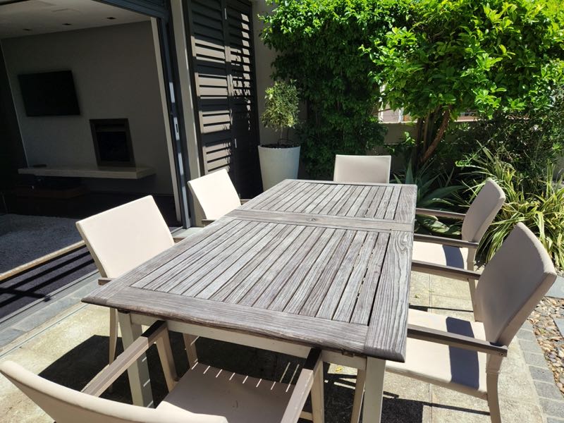 2 Bayview Terrace - garden seating