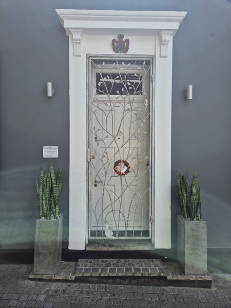 10 Loader Street - Festive wreath