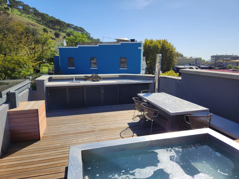 9b Loader Street - roof deck counter & braai