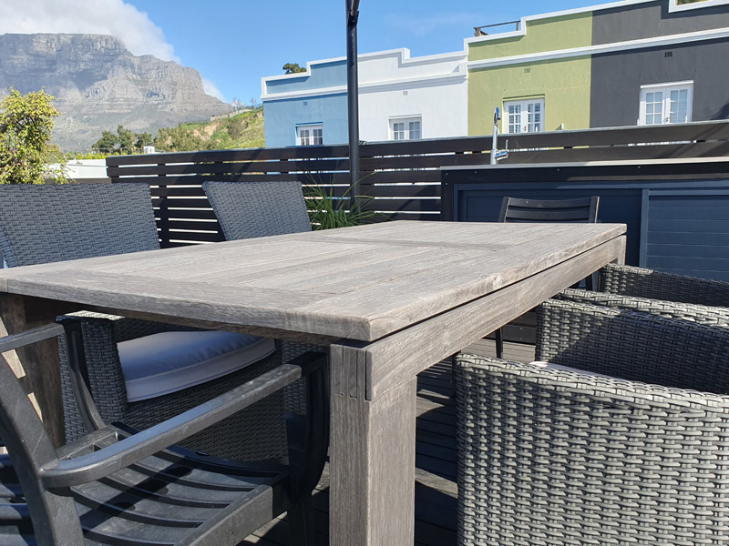 10 Loader Street - roof deck seating