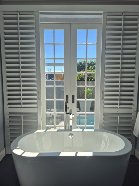 10 Loader Street - bathroom 1