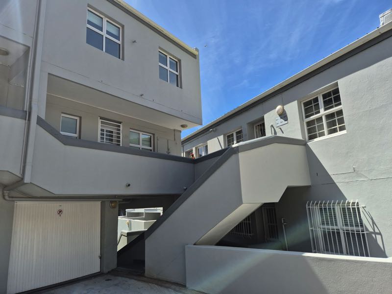 207 De Waterkant Piazza - external front