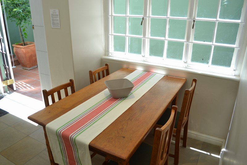 75 loader street - dining area