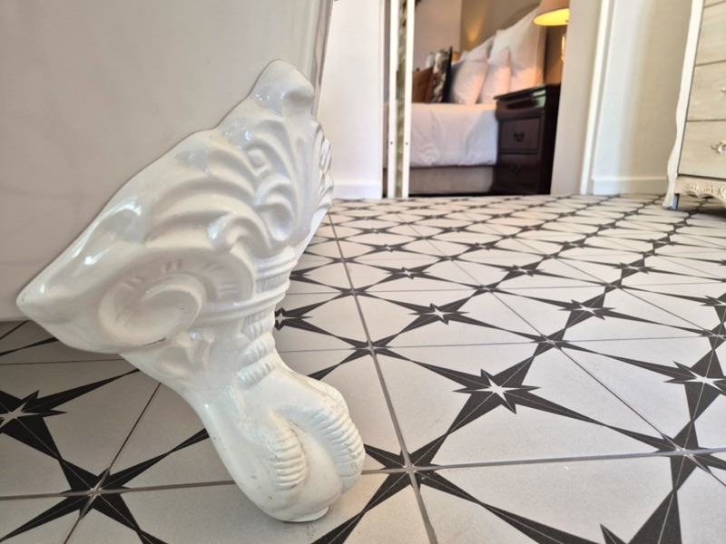 19 Jarvis Street - Bedroom 1 en-suite floor