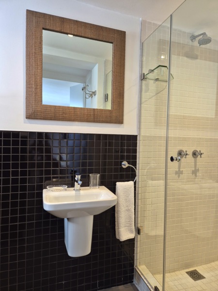 19 Jarvis Street - Bedroom 2 en-suite
