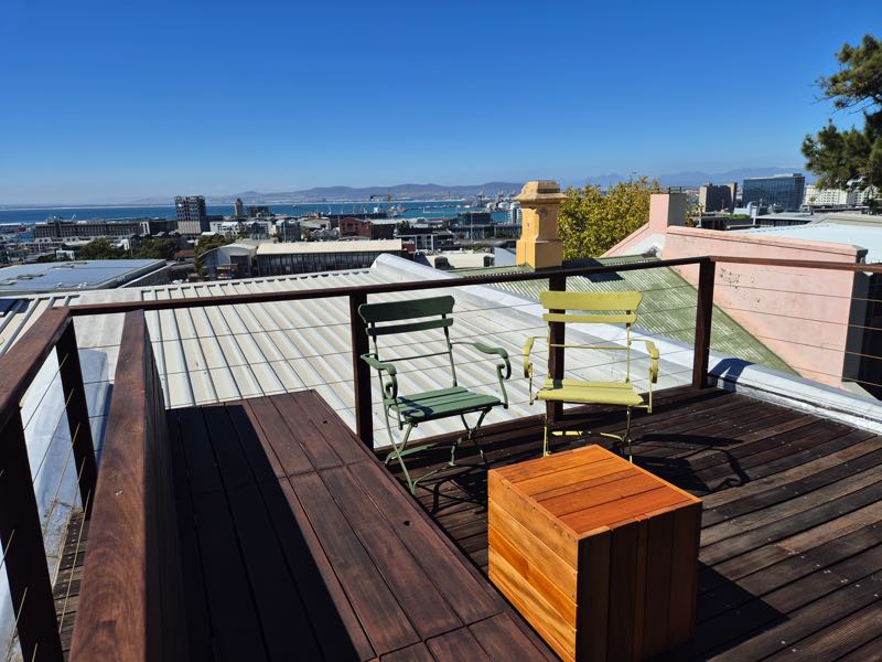 4 Bayview Terrace - top roof deck seating