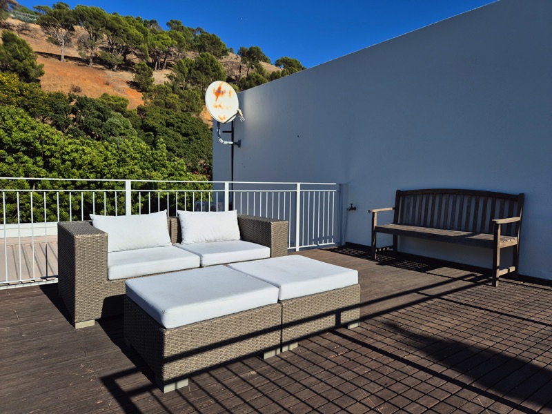 77 Loader Street - roof deck views