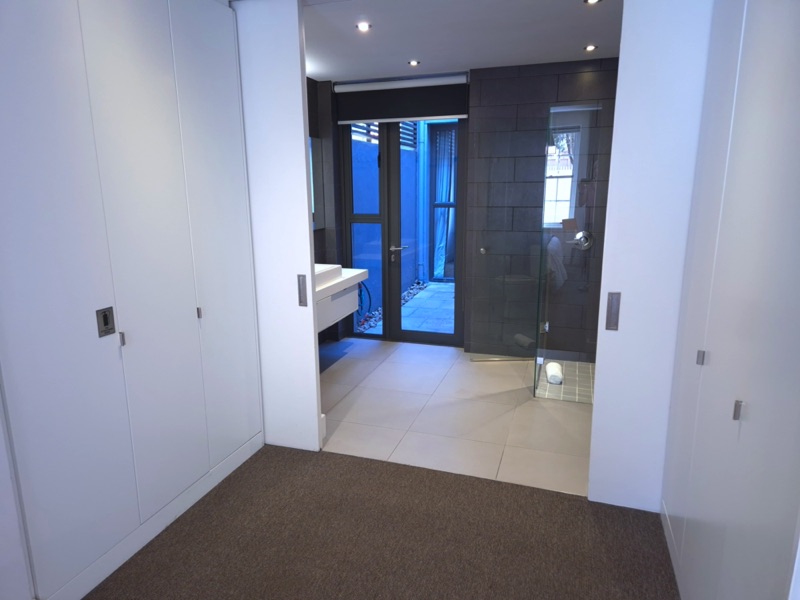 77 Loader Street - bedroom 1 to en-suite