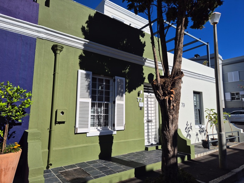77 Loader Street - exterior front