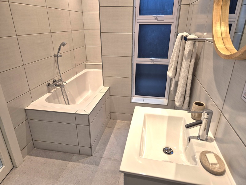 139 Waterkant Street - bedroom 1 en-suite bath