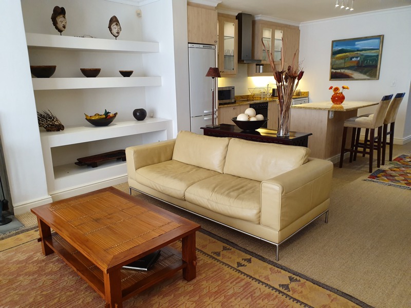 70 Loader - living & kitchen area