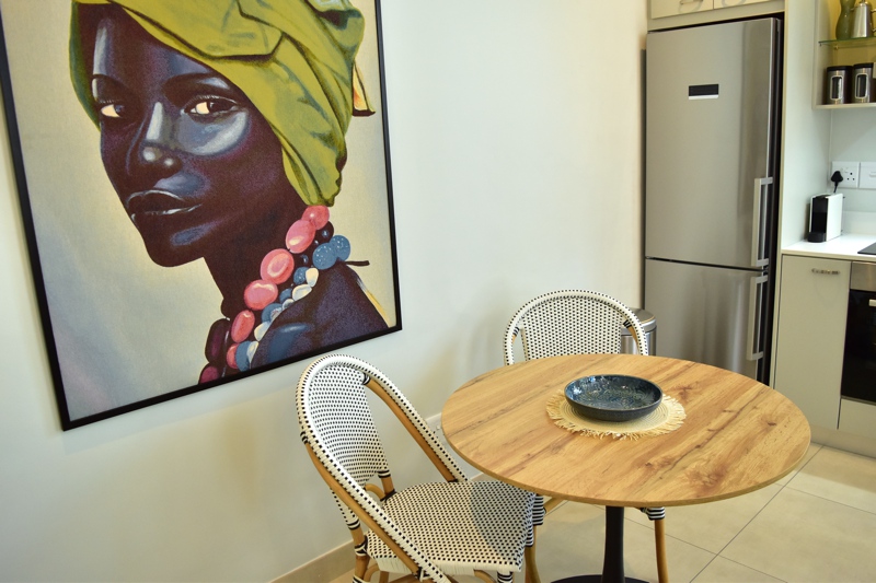 8a Loader Street - dining table