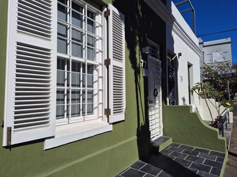 77 Loader Street - Festive wreath