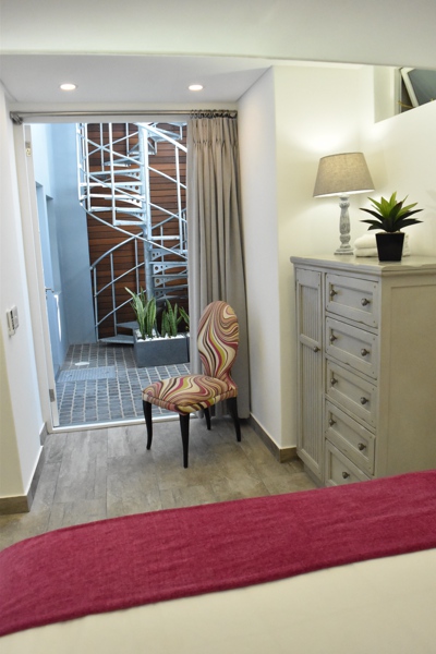 10 Loader Street - bedroom 3 & courtyard