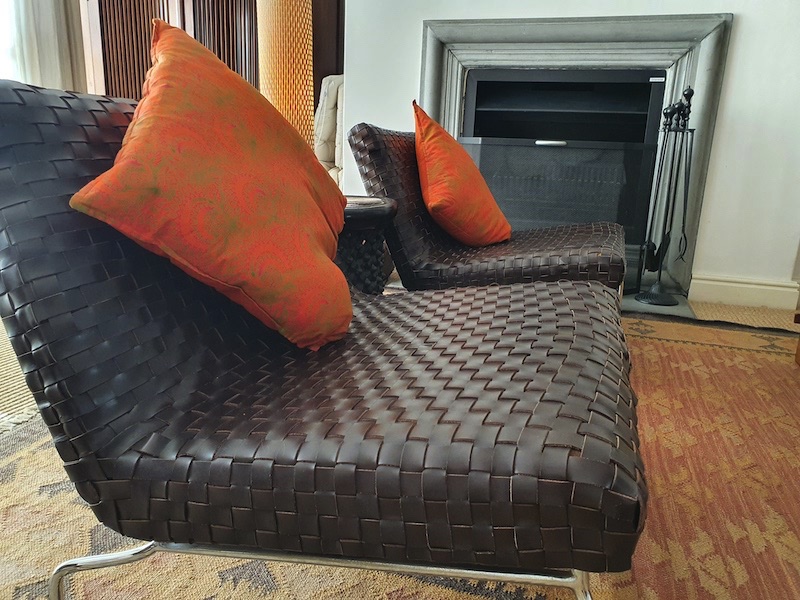 70 Loader Street - living area seating