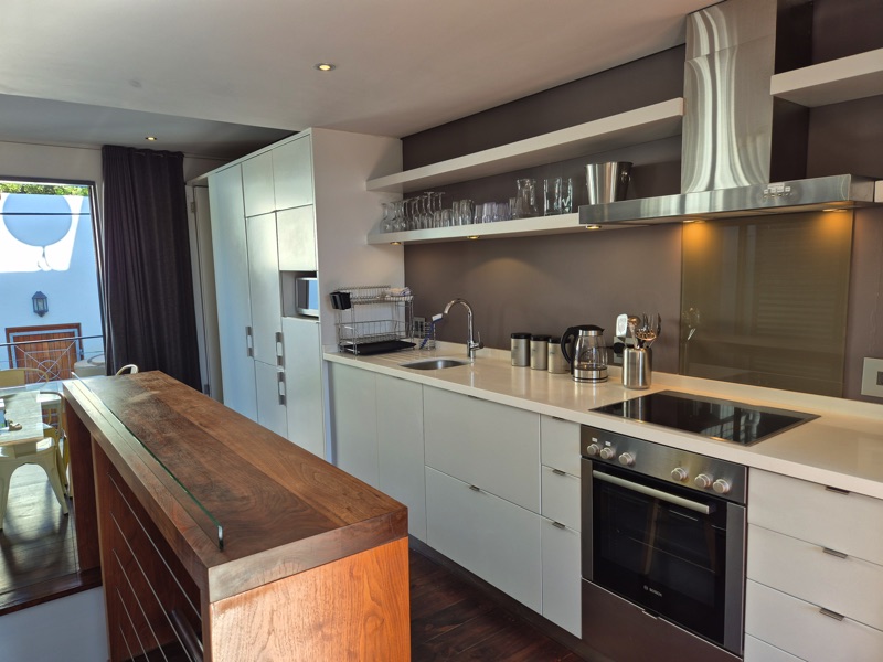 77 Loader Street - kitchen