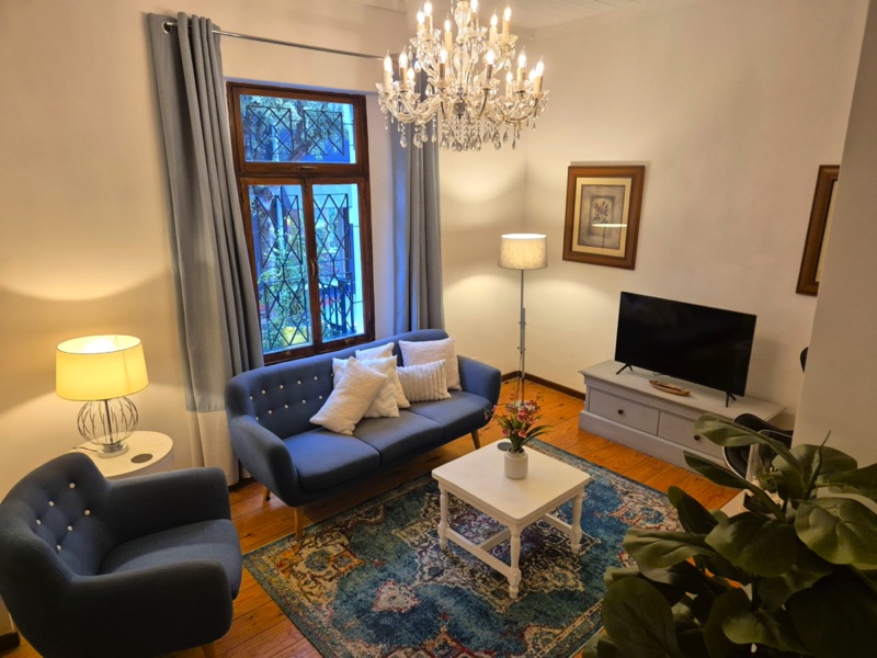 19 Jarvis Street - Living room