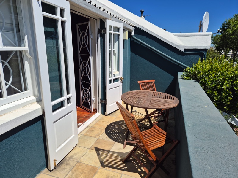 4 Bayview Terrace - bedroom 1 balcony