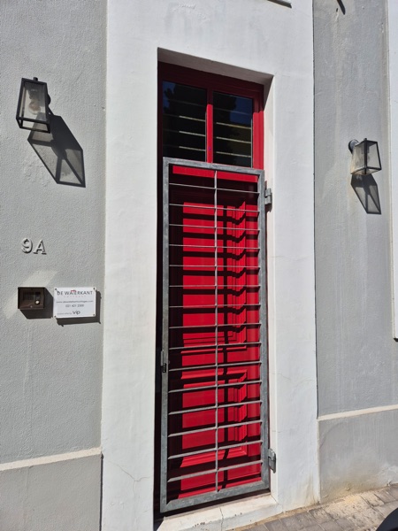 9a Loader Street - Front door