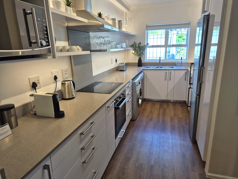 115 De Waterkant Piazza - kitchen