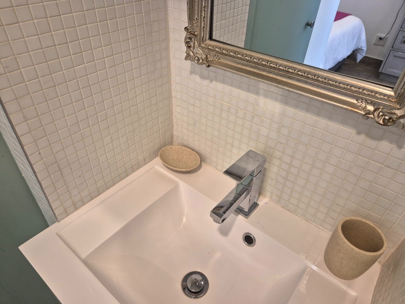 10 Loader Street - bedroom 3 en-suite