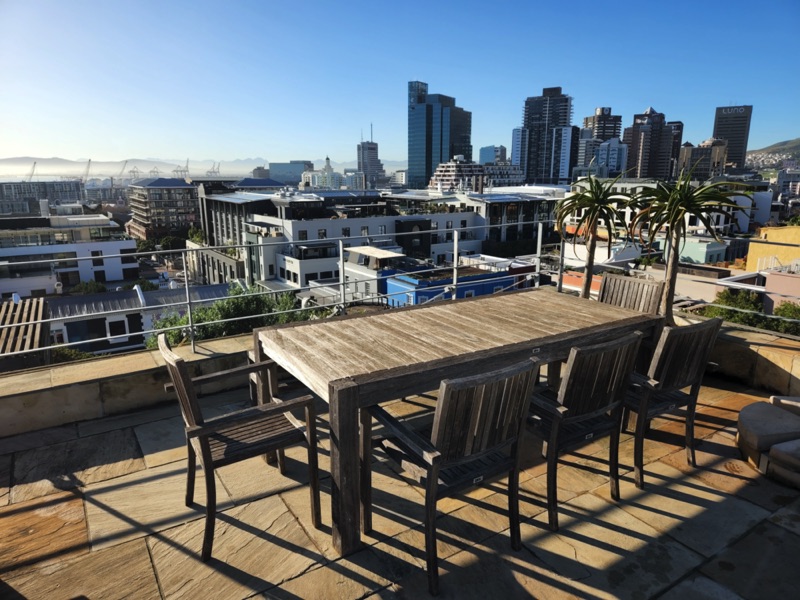 24 Loader Street - roof seating