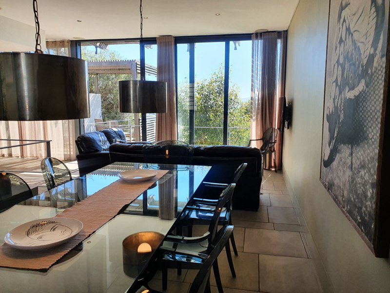 24 Loader Street - dining area