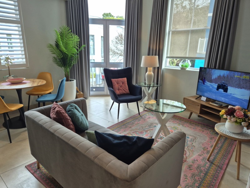 8b Loader Street - living area and views