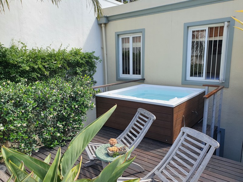 70 Loader Street - Jacuzzi deck