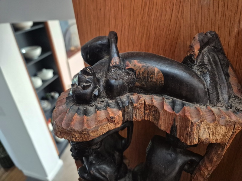 19 Jarvis Street - Staircase ornament